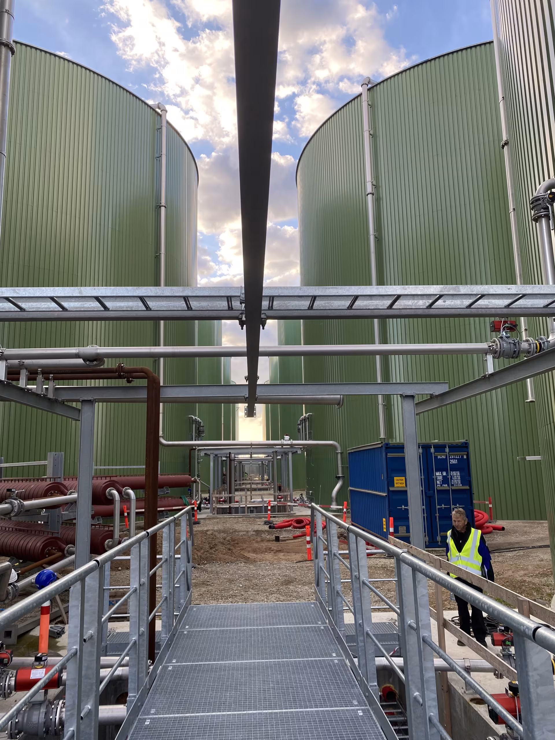 Rohrleitungsisolierung am Fermenter der Biogasanlage Apenrade