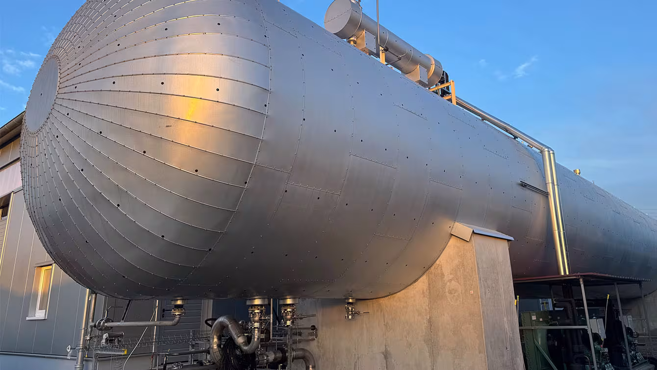 Außenliegende Wärmedämmung eines Fermenters mit Aluminium-Witterungsmantel
