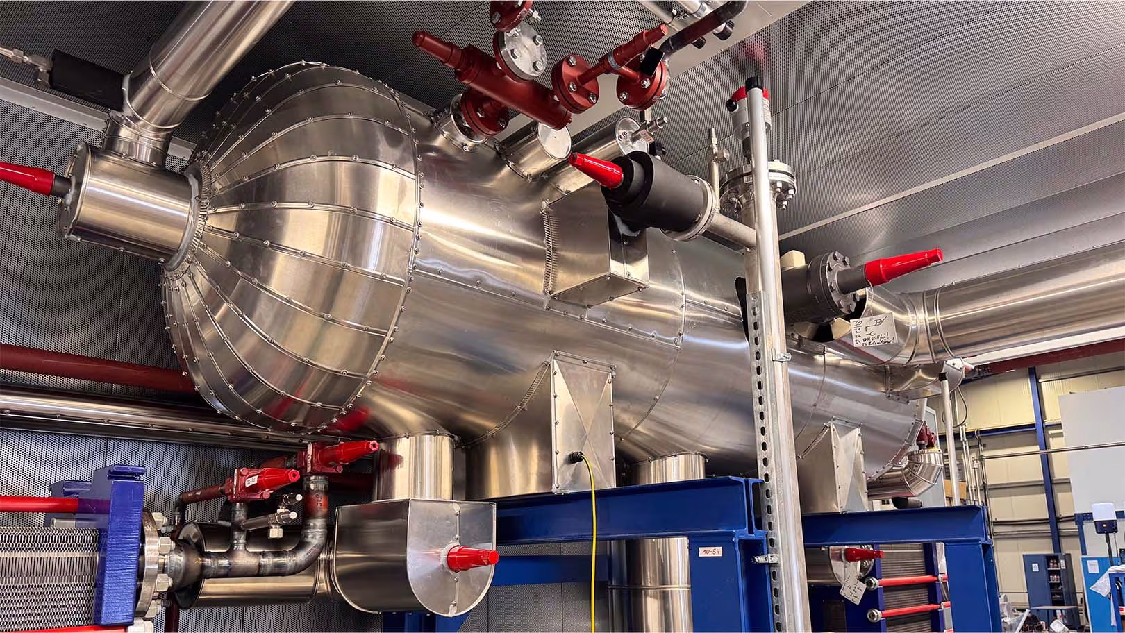 Vessel with PUR foaming and stainless steel cladding, manufactured by IVS in Malchin